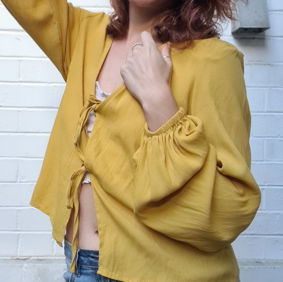 Glassons tie front mustard top size 10 - Picture 7 of 13